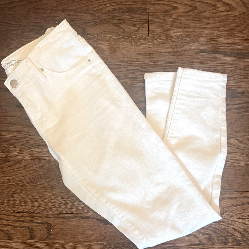 white skinny jeans